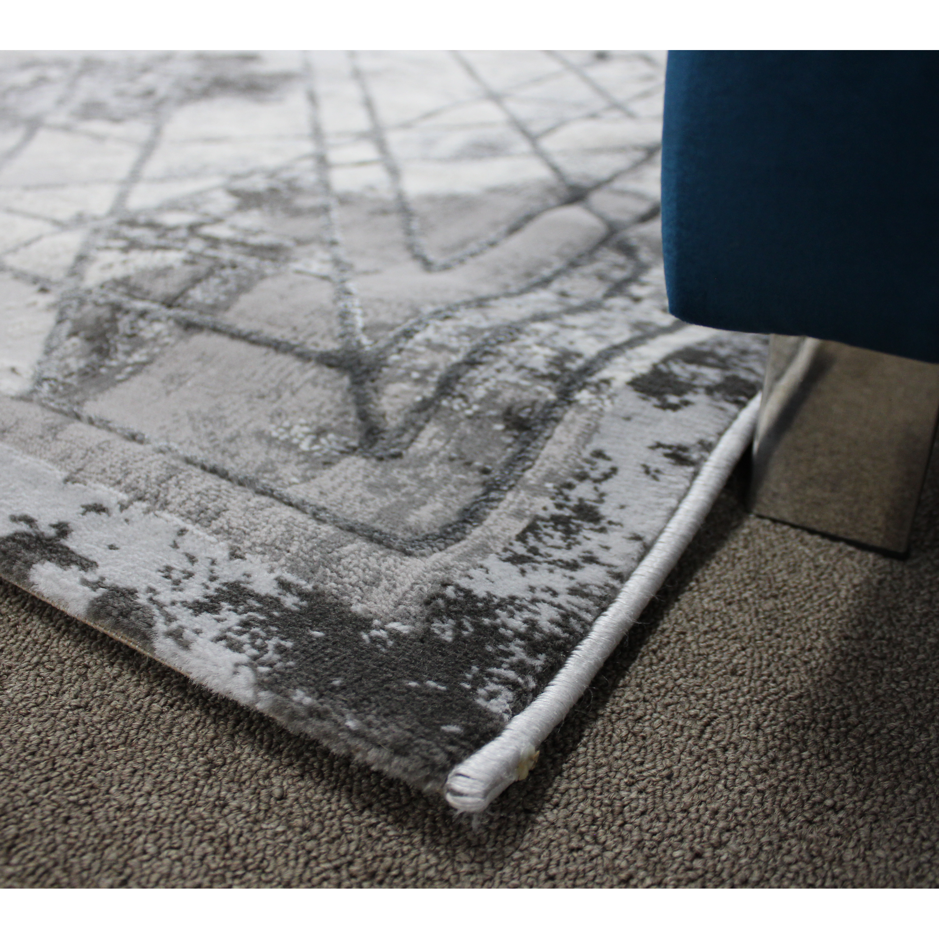 Almira He370 L.Grey Grey Modern Rug