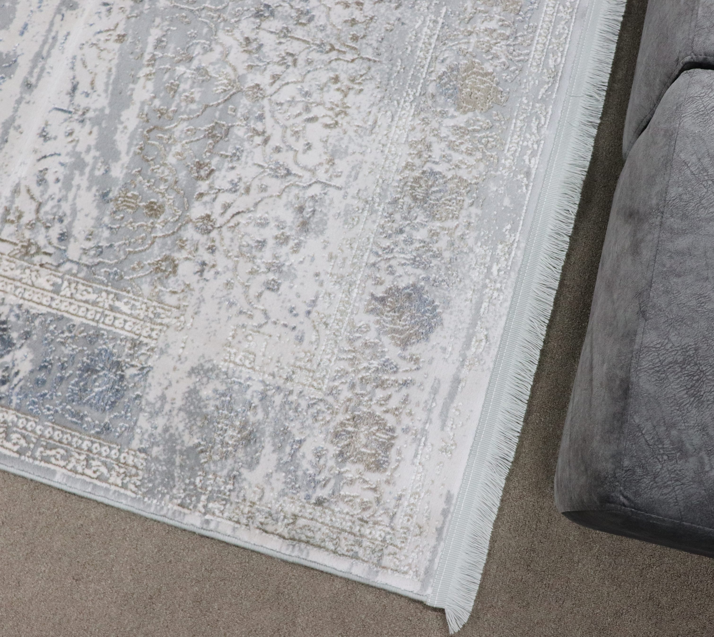 Zomorod 5114 Grey Traditional Rug